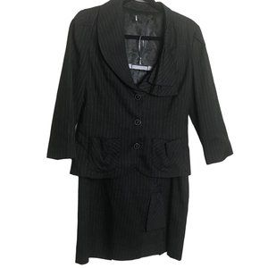 Monroe & Main Black and White 2 Pc Shirt Suit Pinstriped with Bow Detail Size 6